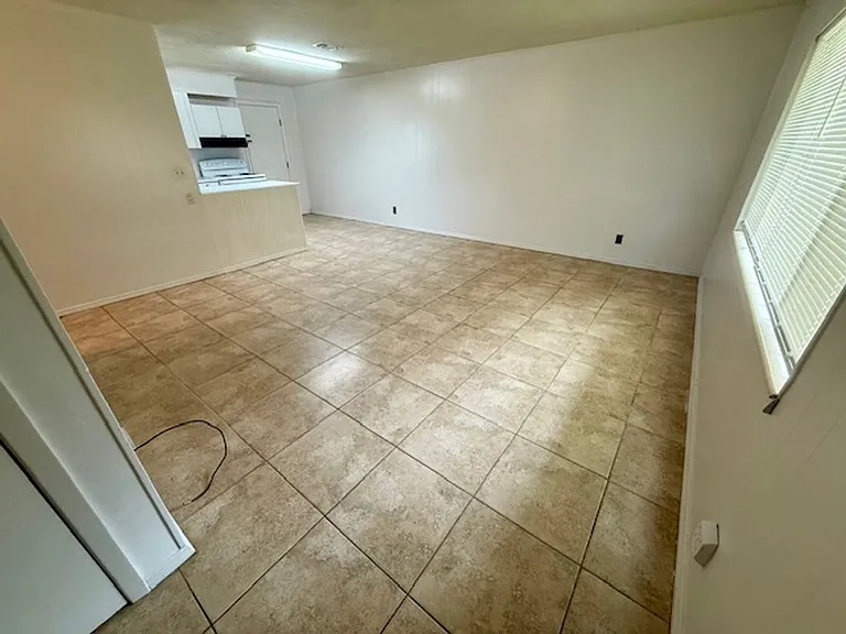 594 Florosa Ct — Photo 14
