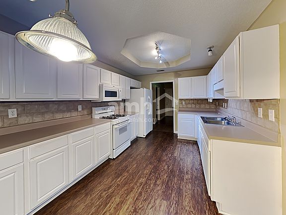 4th image of 3041 Andora Dr SW