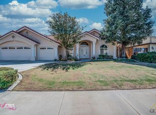 10407 Mountaingate Ln, Bakersfield, CA 93311