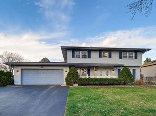 910 Division St, South Elgin, IL 60177