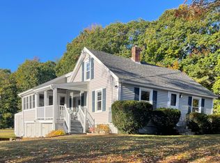 36 Pine St, Freeport, ME 04032