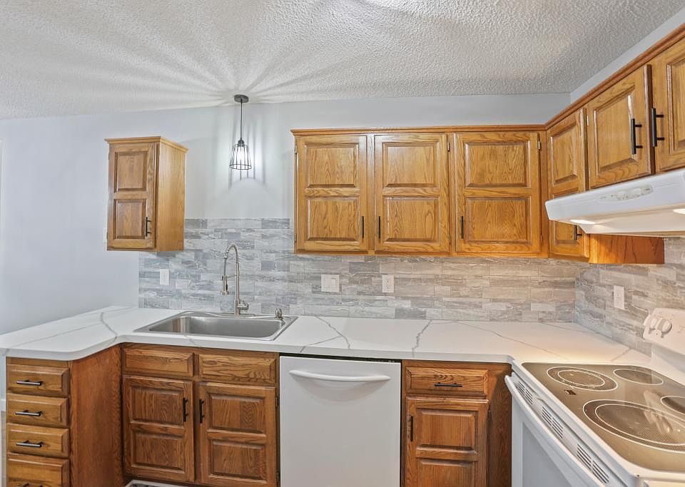 1st image of 5536 Aldrich Dr N