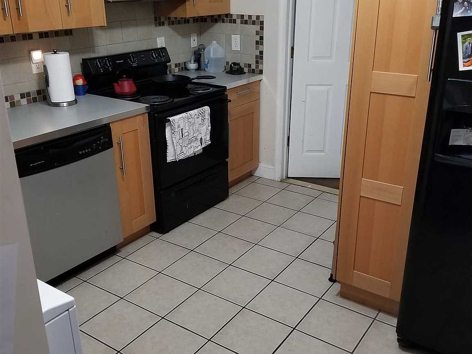 2nd image of 20 Davis St