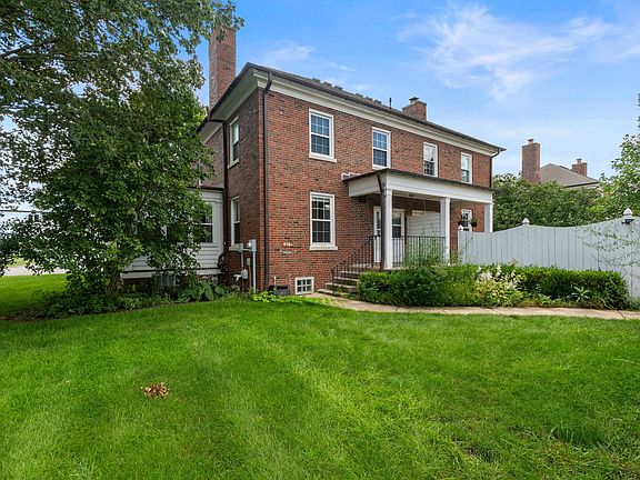 3rd image of 8526 E 56th St