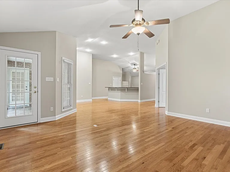 1613 Bayou Bend Way — Photo 3