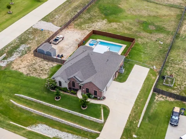 230 Highgate Dr, Venus, TX 76084