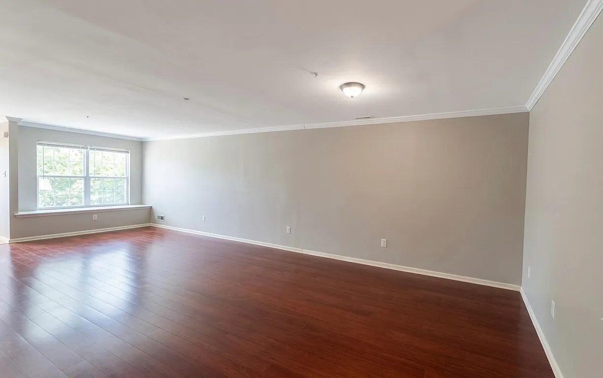 3 bed, 2182 sqft, $3,000 — Photo 4