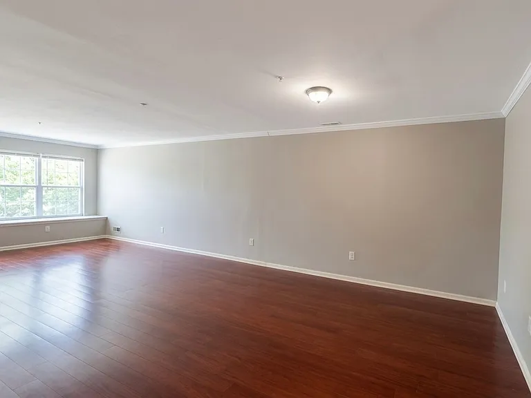 2607 Virginia Ln — Photo 4