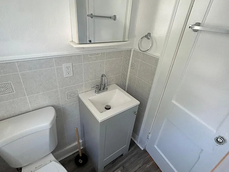 1115 6th St #4 — Photo 23