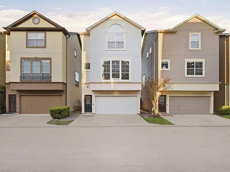 3209 Clearview Cir — Photo 1