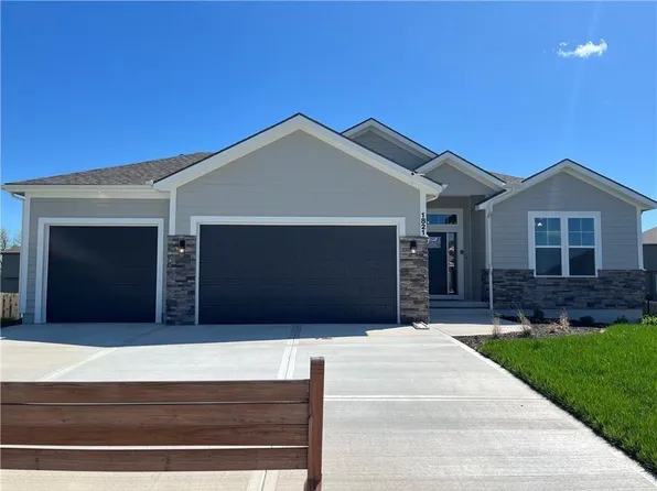 1821 SW Sage Canyon Rd, Lees Summit, MO 64082