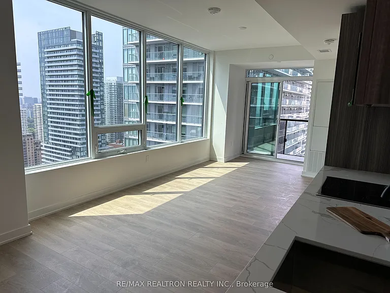117 Broadway Ave #3202 — Photo 2