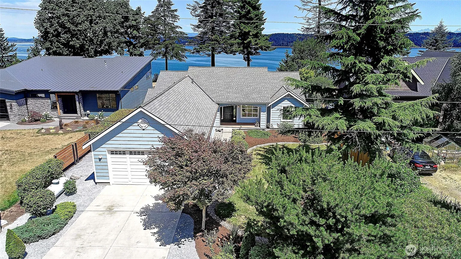2971 Janet Avenue photo 1