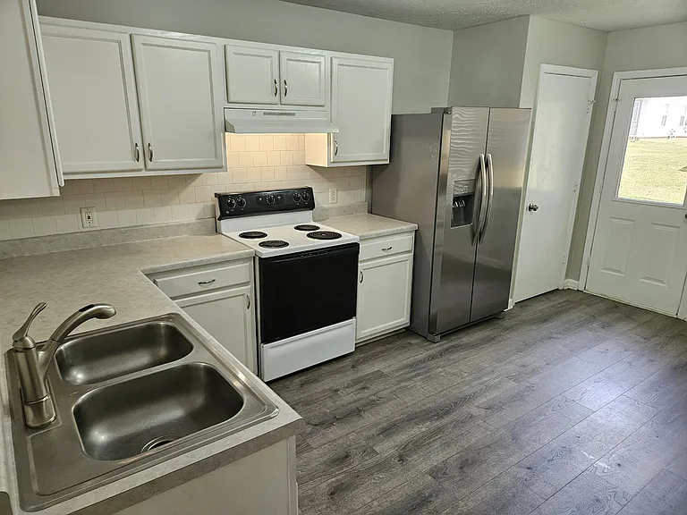 912 Seven Oaks Blvd — Photo 7