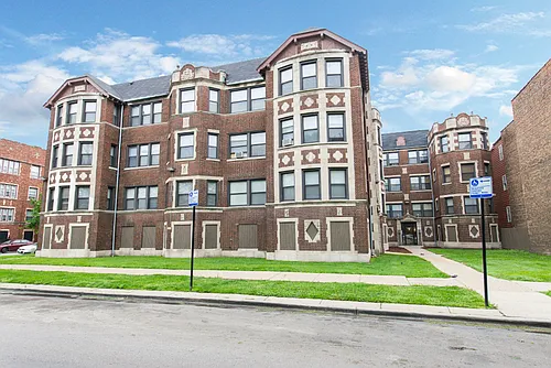8148-56 S Ingleside 914-918 E 82nd St Chicago, IL 60619 Photo 1
