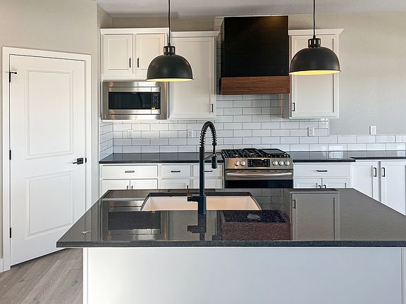 3rd image of 623 Red Jewel Dr
