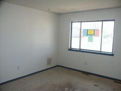 2nd image of 3530 Meadow Valley St