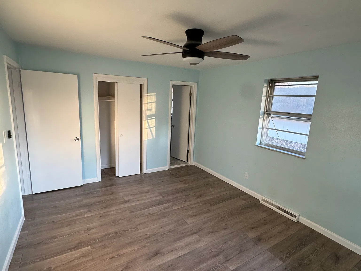 3 bed, 1296 sqft, $1,850 — Photo 3