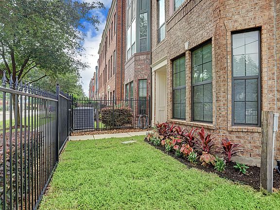 2nd image of 2110 Shearn St #20A