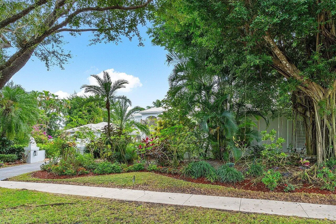 5 bed, 5.5 bath, 5257 sqft, $15,000 — Photo 3