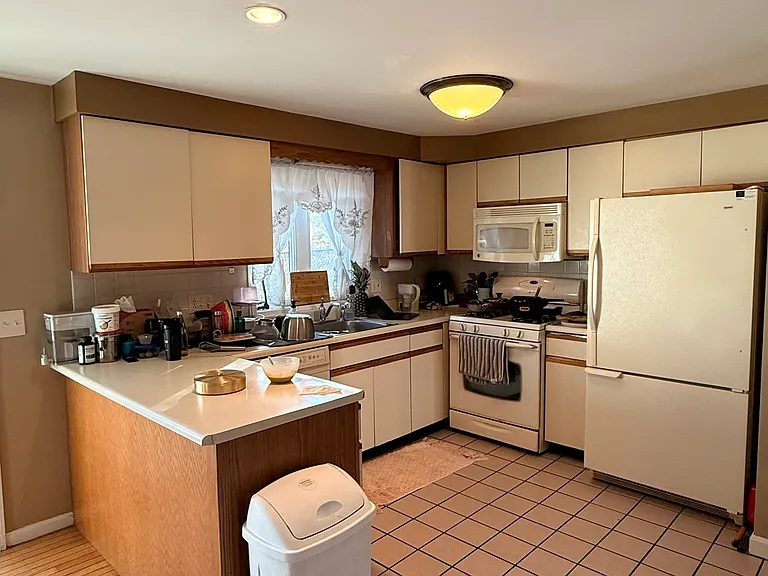 1304 Irving Rd — Photo 13