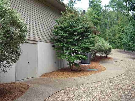 3rd image of 41 Campana Ln