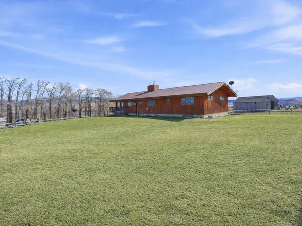 283 Cummoch Dr, Deer Lodge, MT 59722