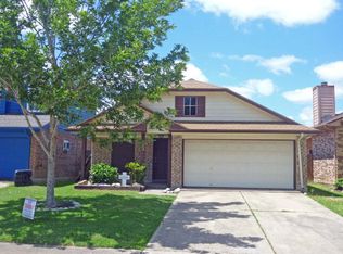213 Almond Dr, Lake Jackson, TX 77566