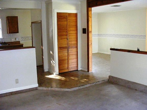 4th image of 3818 Brookhaven Dr