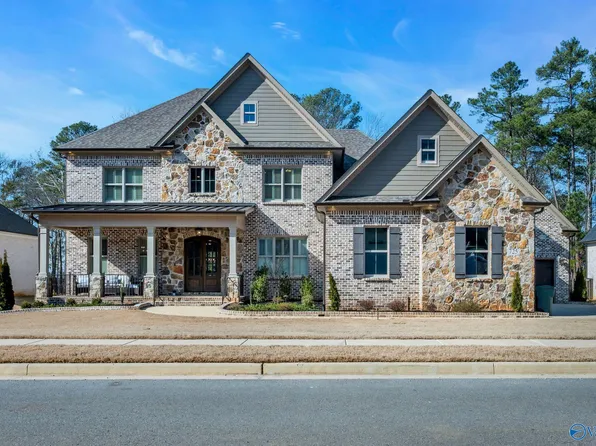 725 Indian Ridge Dr, Huntsville, AL 35803