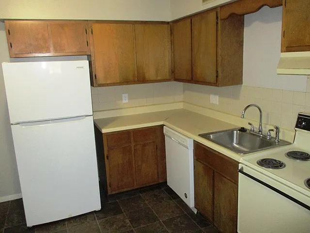 1 bed, $860 — Photo 2