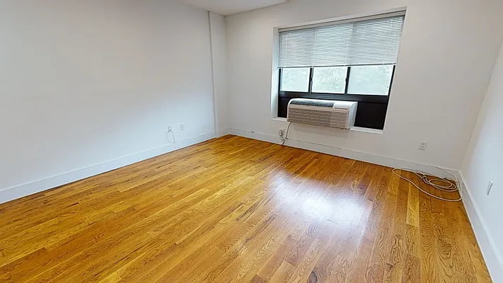 Rented by Makover Group Inc | media 18