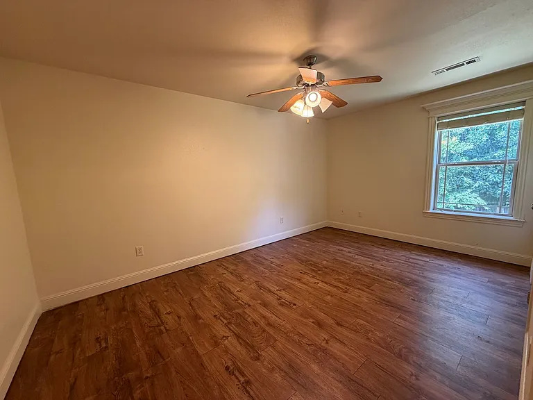 810 Baker St NW — Photo 10