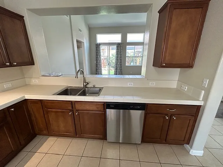 3248 N Memory St — Photo 6
