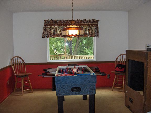 Dining room w/picture window
