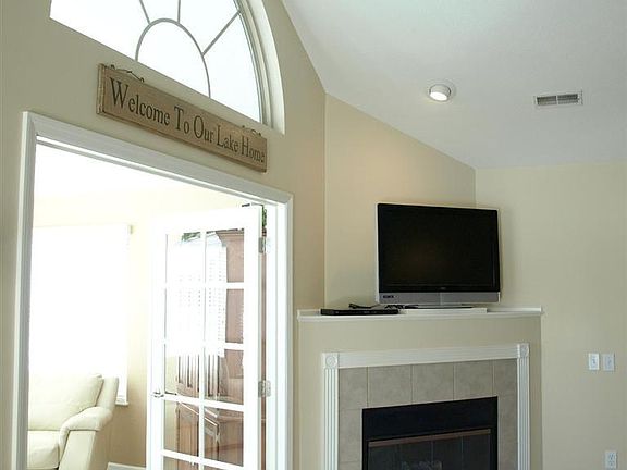 4th image of 2830A Canterbury Cir