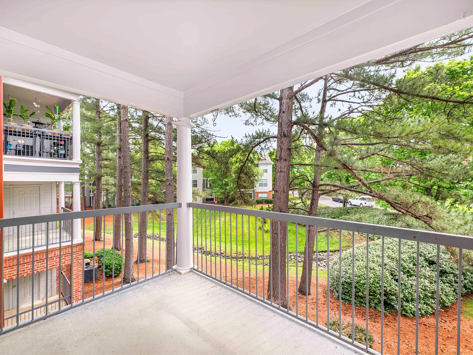 MAA Beverly Crest — Photo 1