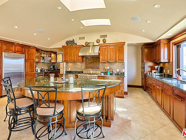 2624 Costebelle Dr — Photo 10