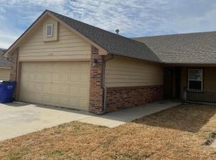1708 Hickory Ln, Junction City, KS 66441
