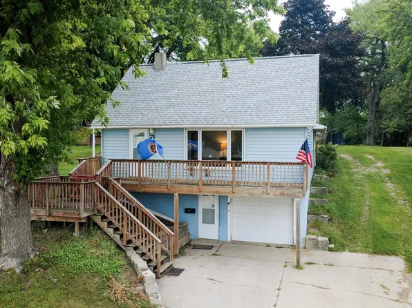 71 4th Ave NW, Hutchinson, MN 55350