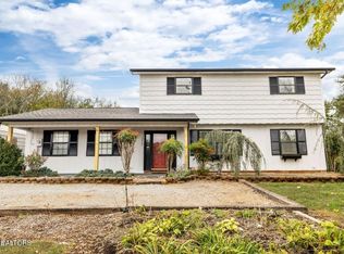 2807 Ridgeview Dr, Maryville, TN 37801