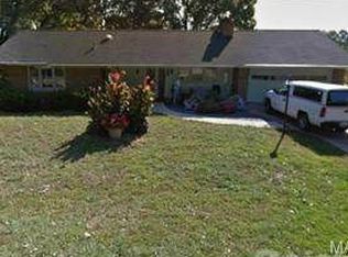 4220 Fee Fee Rd, Bridgeton, MO 63044