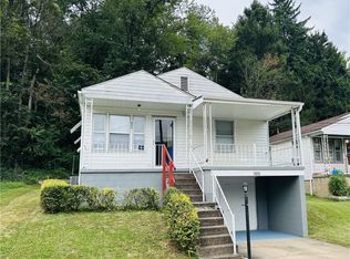 505 Madeline Ln, New Cumberland, WV 26047