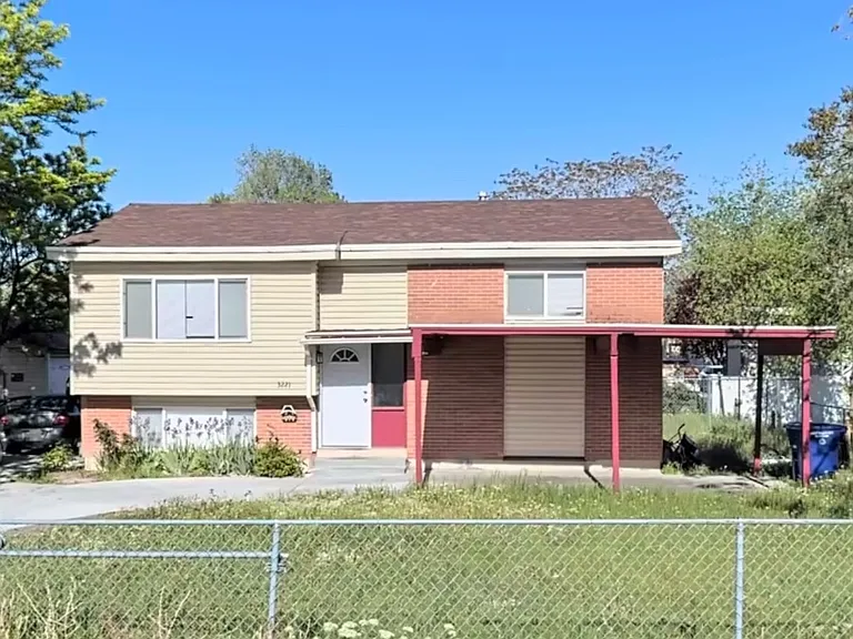 3221 S 4100 W — Photo 2
