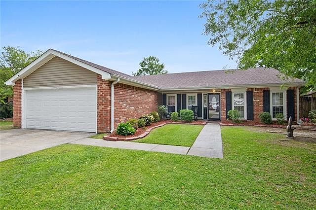 1st image of 146 Willow Wood Dr