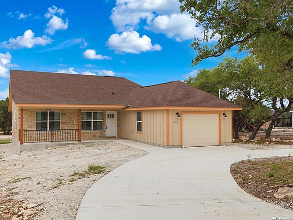2nd image of 1544 Rimrock Cove