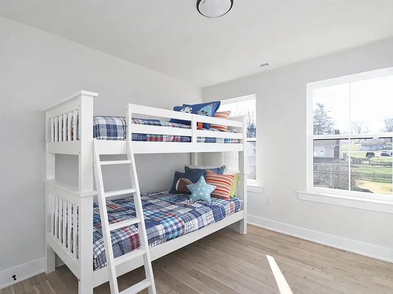51 W Clymer Ave — Photo 13