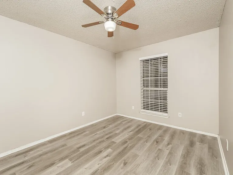 317 Willowstone Trl — Photo 13