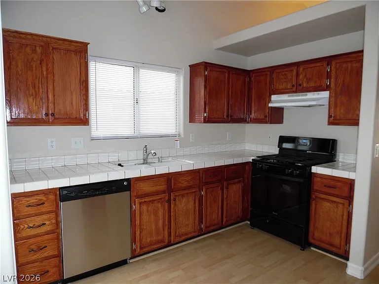 9120 Dolente Ave — Photo 2