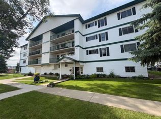 5007 S 52nd Ave #206, Ponoka, AB T4J1S3
